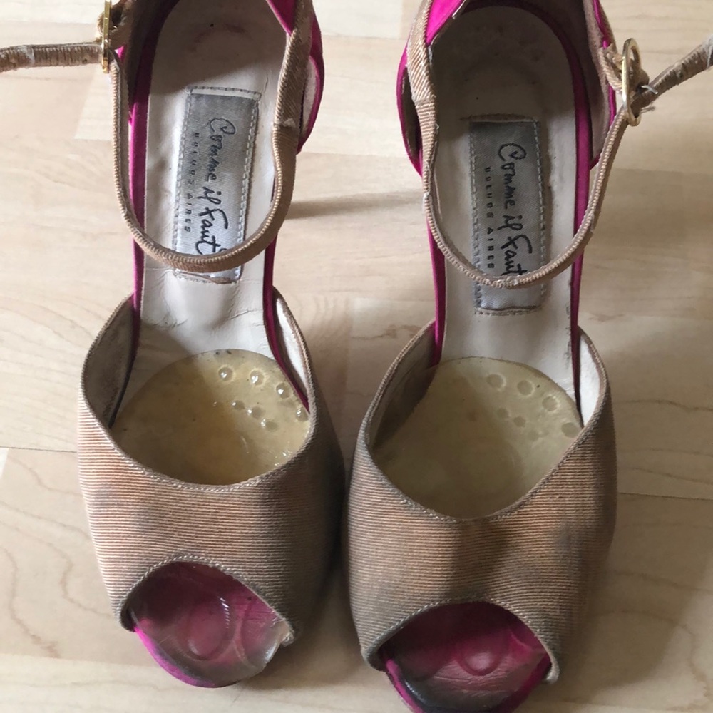 Come up faut Tango shoes size 4